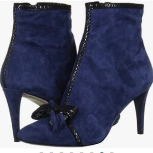 Like New Karl Lagerfeld Paris Mona Blue & Black Ankle Boots Size 6M